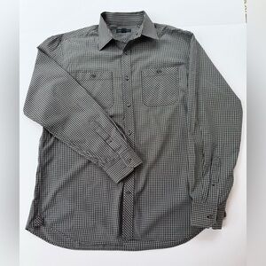 Men’s Banana Republic Long Sleeve Shirt
Size XL (17-17 1/2 neck)